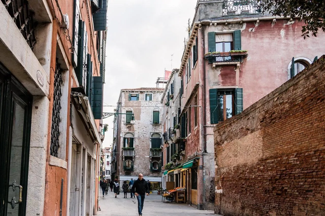 Apartamento Doge'S Pantheon & St.Mark School In Hidden Veneza