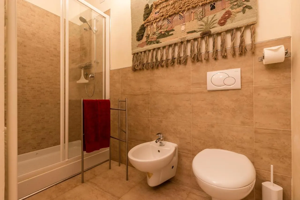 Doge'S Pantheon & St.Mark School In Hidden Venedig